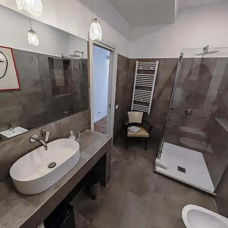 Forum ゲストハウス 4*