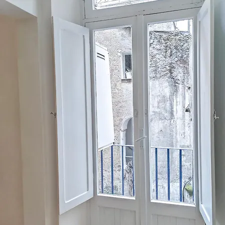 Forum ゲストハウス 4*